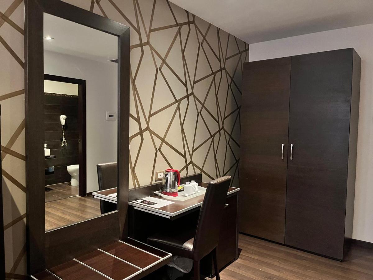 Catone District Hotel Рим Екстер'єр фото